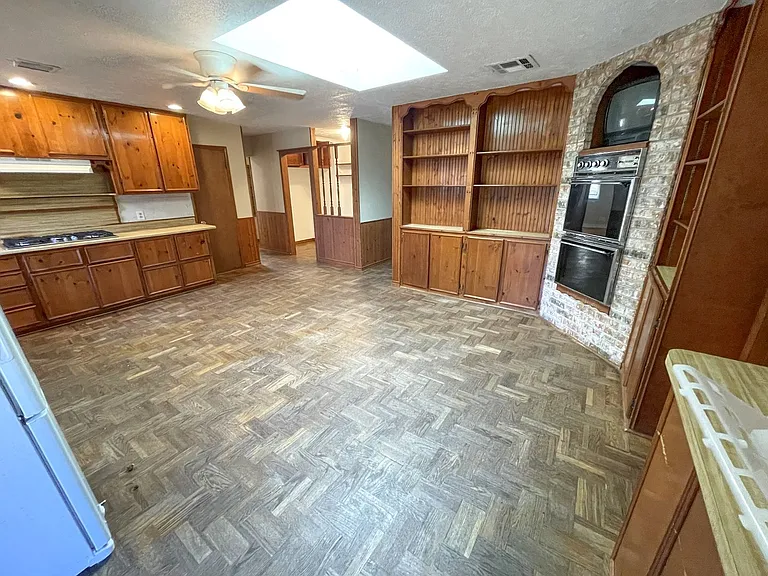 770 Peyton Dr — Photo 7