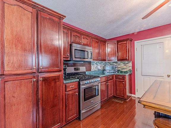 2nd image of 971 Twelve Oaks Dr