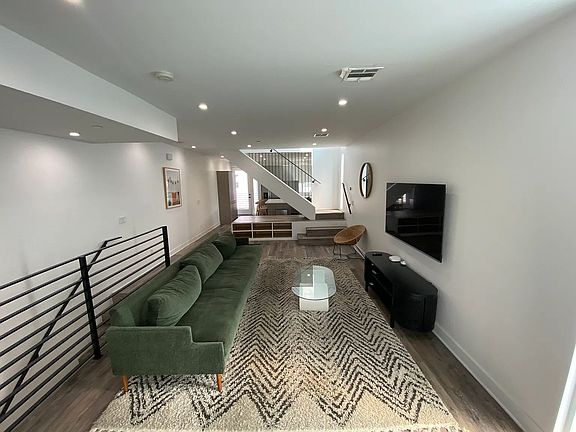 5th image of 816 N Hobart Blvd #816