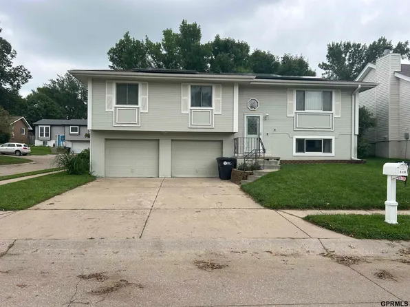 6335 N 115th Avenue Cir, Omaha, NE 68164