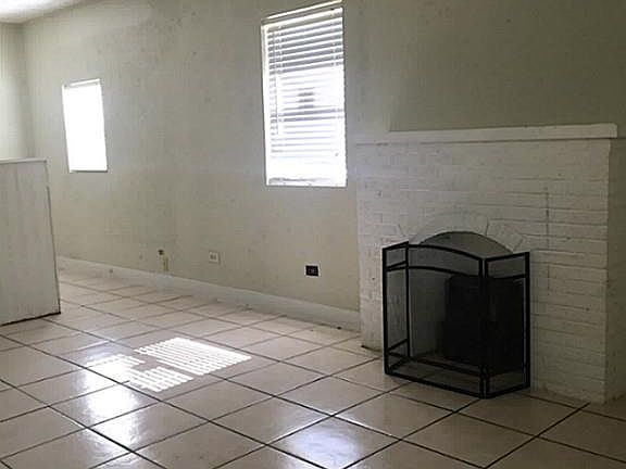 5th image of 2966 Mimosa Ln