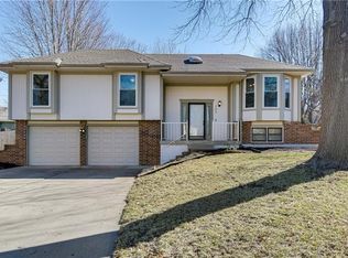705 SE Basil Ct, Lees Summit, MO 64063