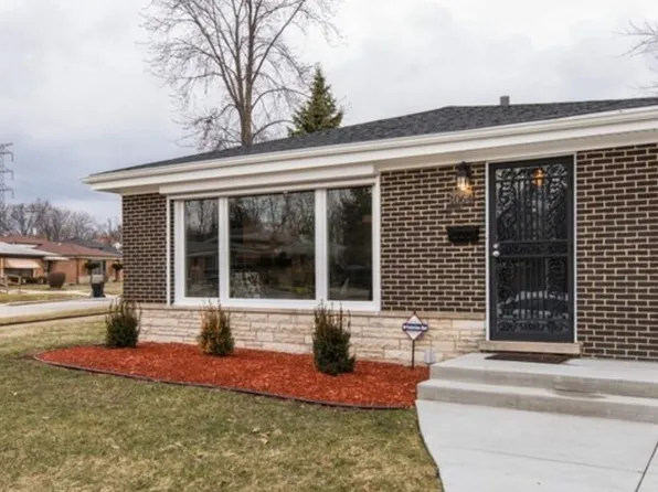 1064 W 109th St, Chicago, IL 60643