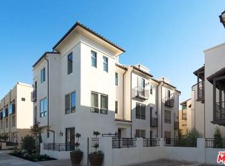 10726 W Bloomfield St, Los Angeles, CA 91602