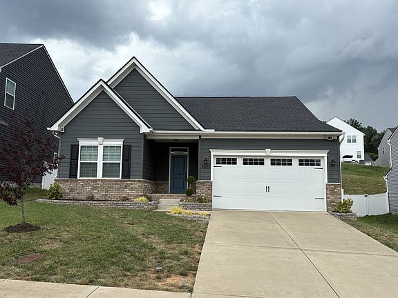 2nd image of 702 Eagle Rock Pl