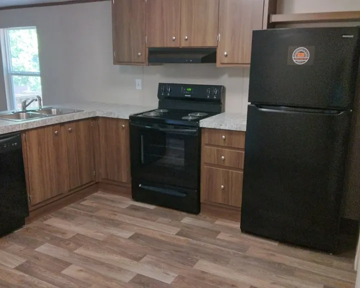 204 Martha Ct — Photo 4