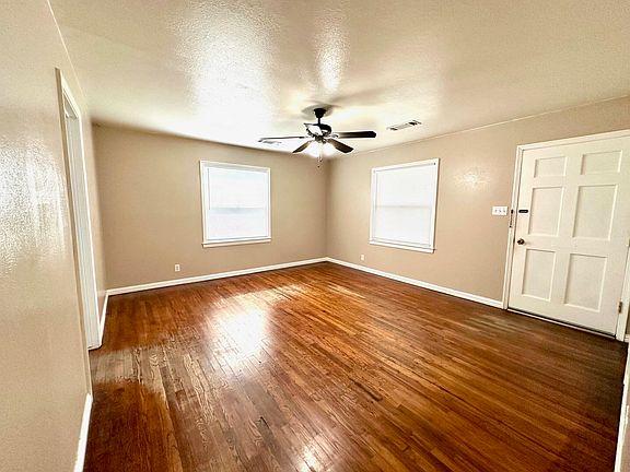 4th image of 1319 N Richmond Avenue