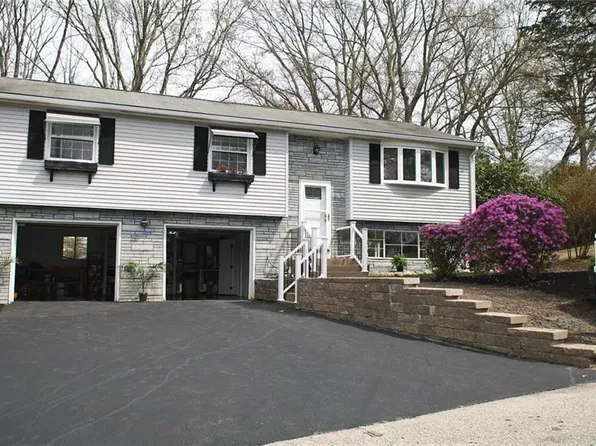 32 Wendy Way, West Warwick, RI 02893