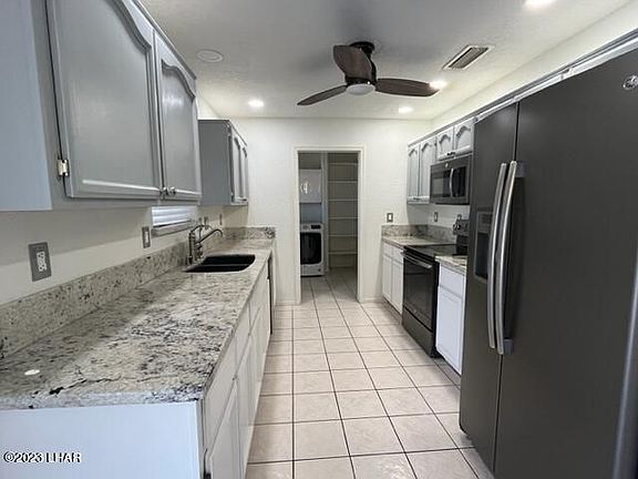 4th image of 3295 Baysinger Dr