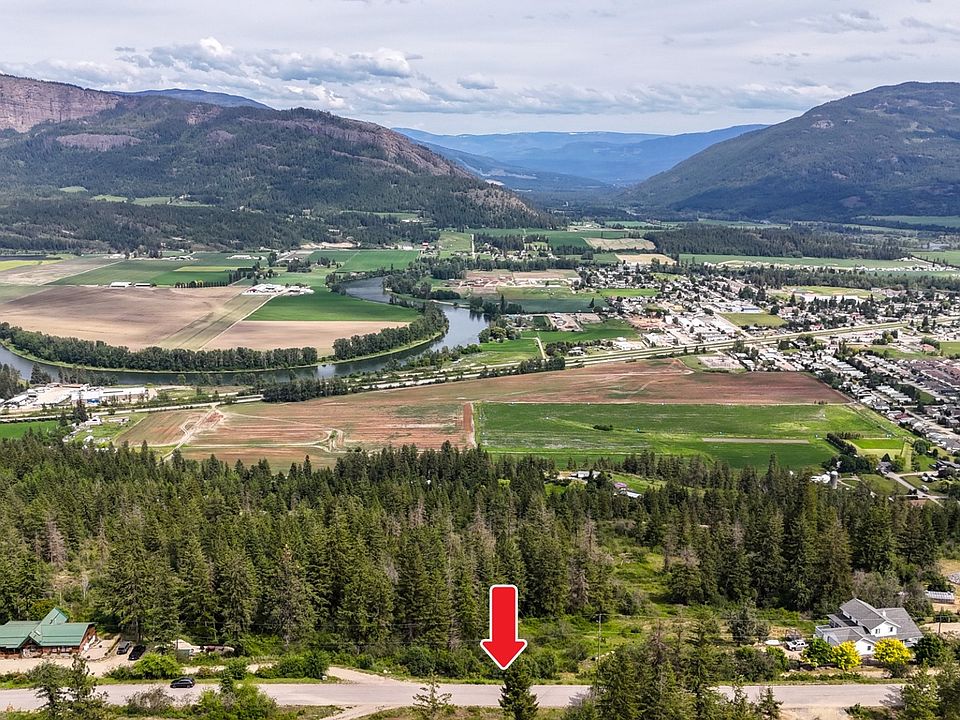 1st image of 121 Twin Lakes Rd