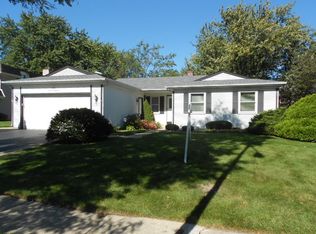 4600 Thornbark Dr, Hoffman Estates, IL 60192