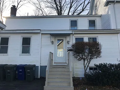 702 Main St #B Photo 1