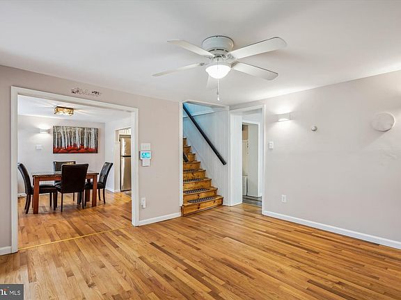5th image of 616 Hubert St