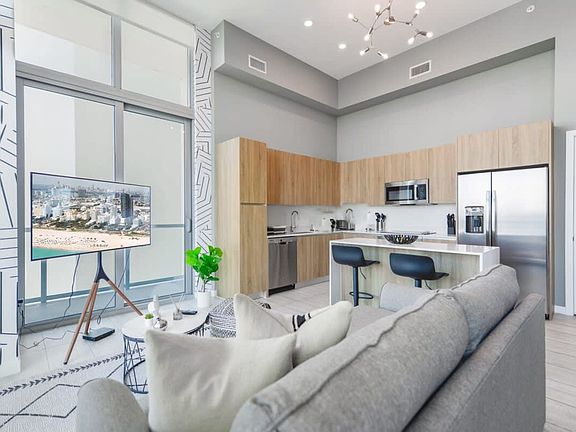 3rd image of 3900 Biscayne Blvd #5-ID1022332P