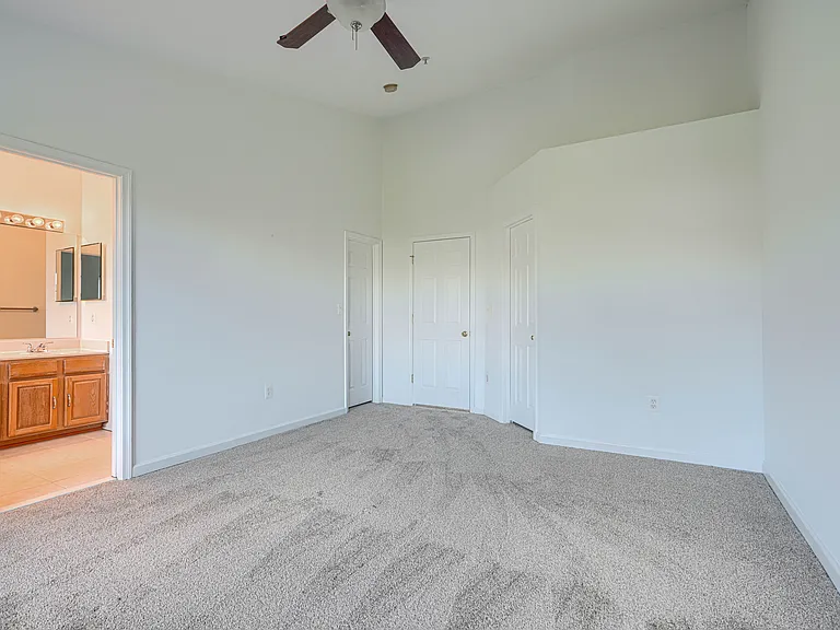 5048 Kemsley Ct — Photo 15