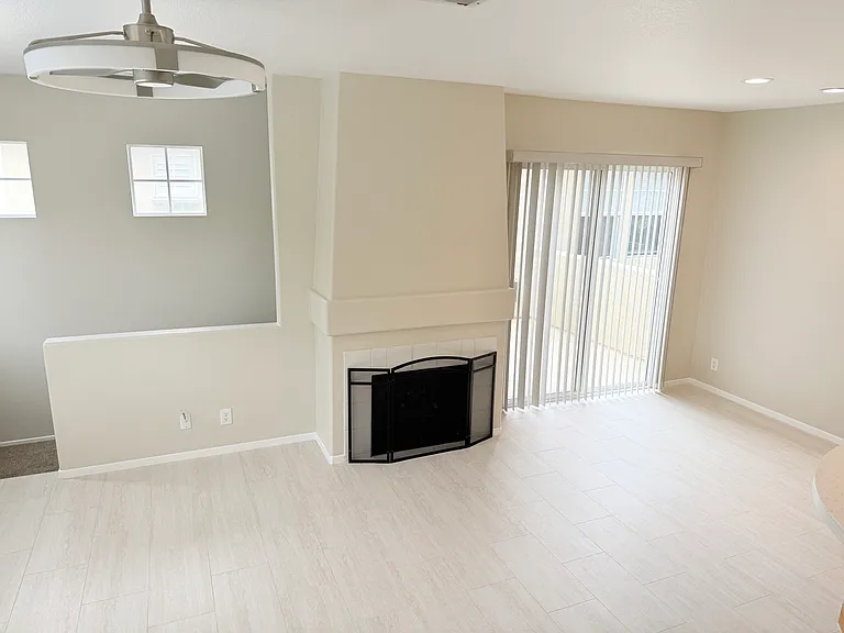 91 White Sands — Photo 4