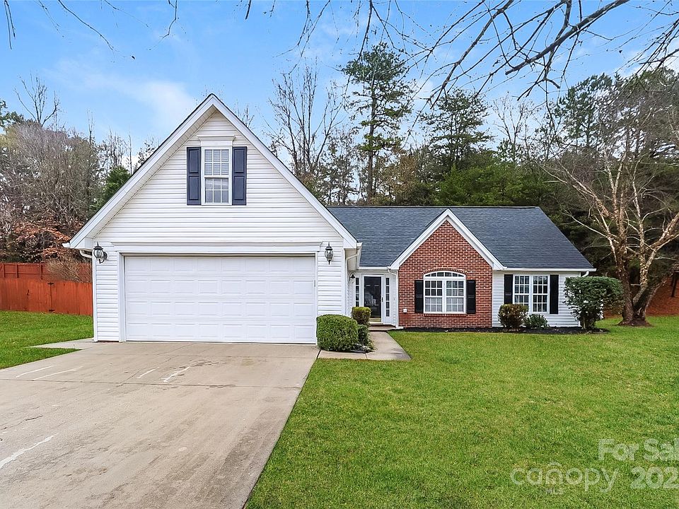 1st image of 124 Autumn Woods Blvd