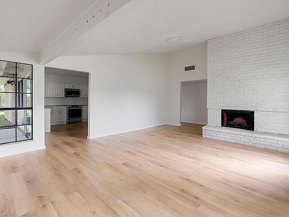 5th image of 3402 Ridgemoor Dr