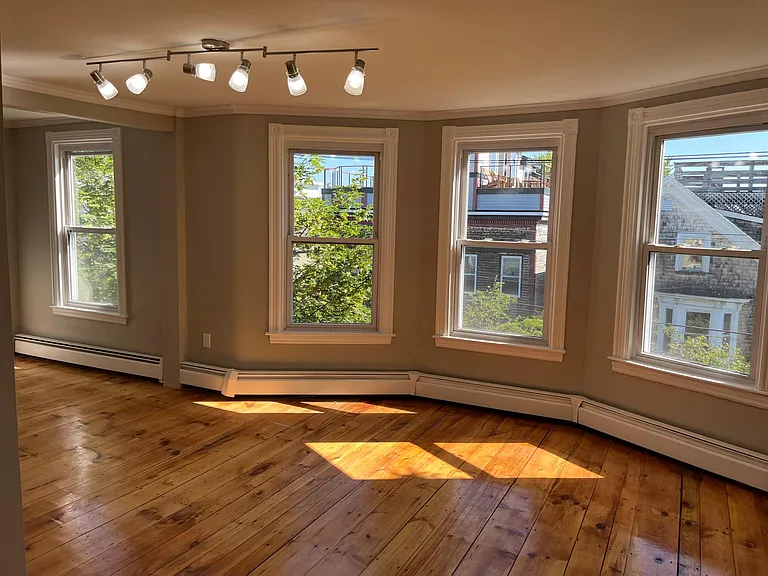 38 Brackett St #3 — Photo 6