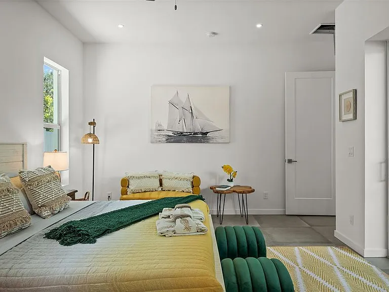 2375 Waldemere St — Photo 14