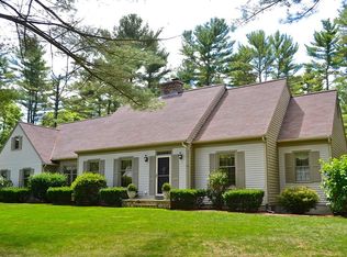 13 Benson Rd, Rochester, MA 02770