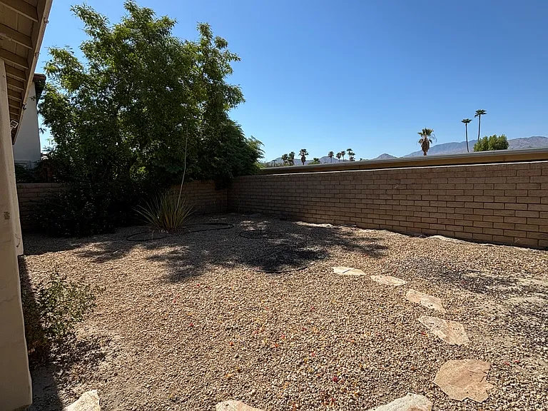 595 Vista Bonita Dr — Photo 32