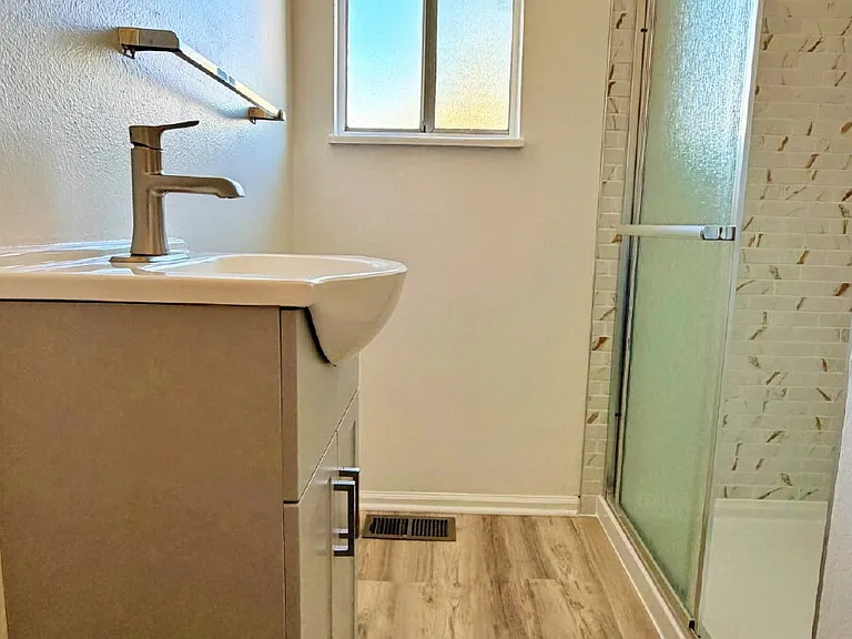 17125 E Pacific Pl — Photo 24