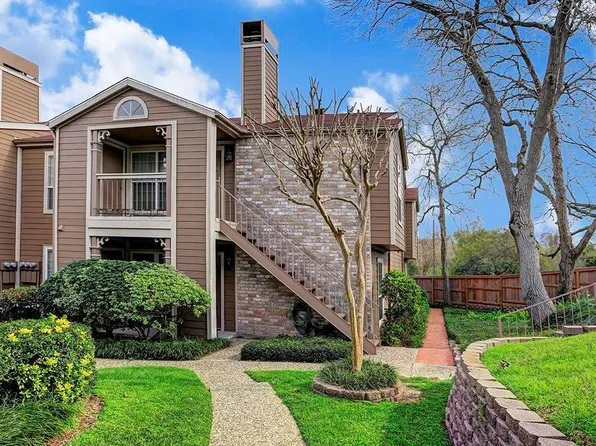 1880 White Oak Dr APT 107, Houston, TX 77009