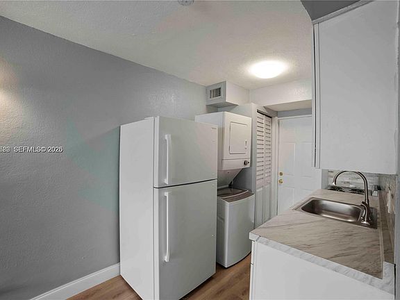 5th image of 817 NW 12th Ave #1