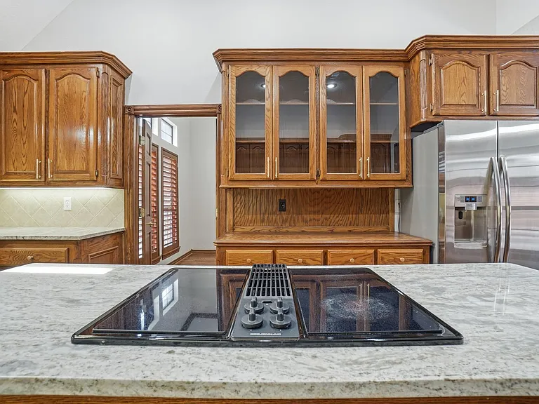 3102 NE Heritage Dr — Photo 38