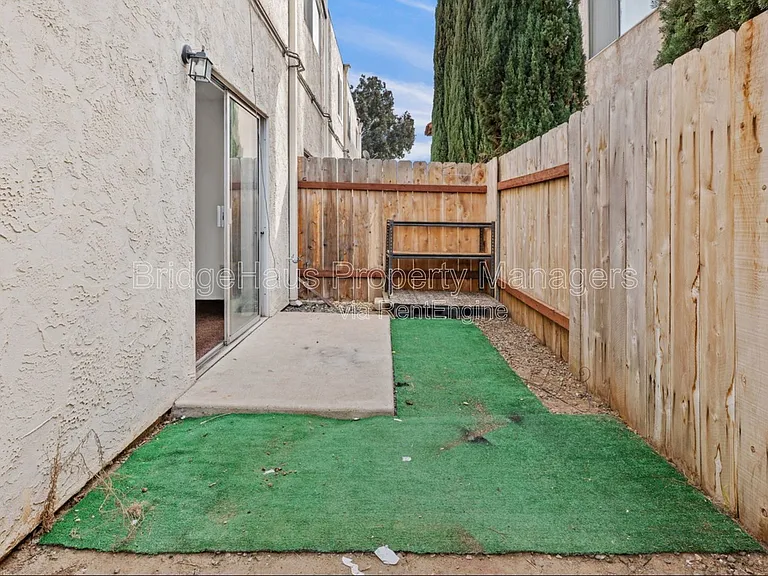 449 S Mollison Ave #3 — Photo 23