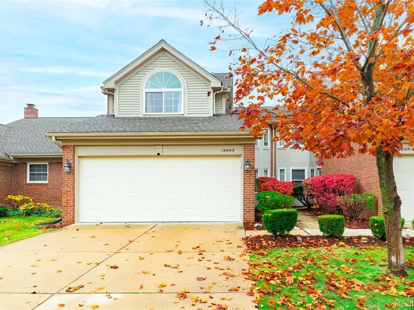 18689 Hilltop Blvd, Riverview, MI 48193