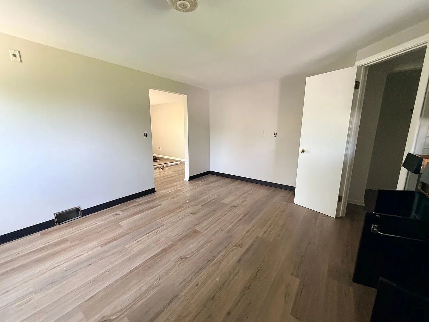 MEL Investors — Photo 4