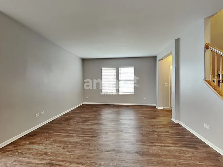 2456 Hanbury Ln — Photo 6