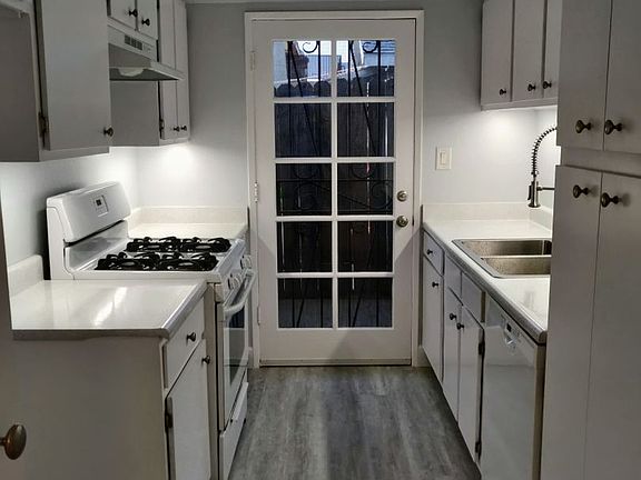 5th image of 746 N Eucalyptus Ave APT 15