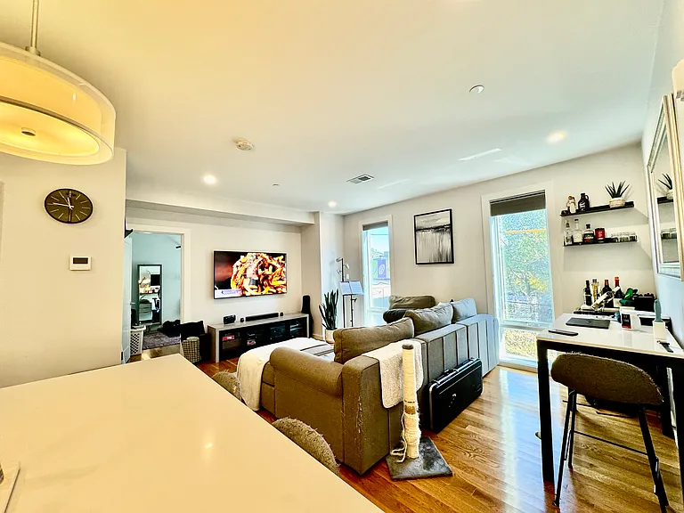 49 Rogers St #3A — Photo 3