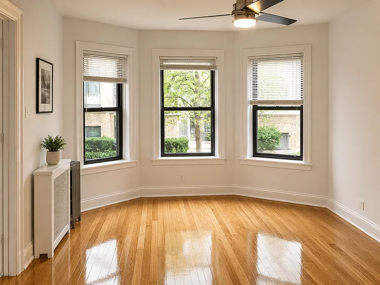 Lakeview East — Photo 5