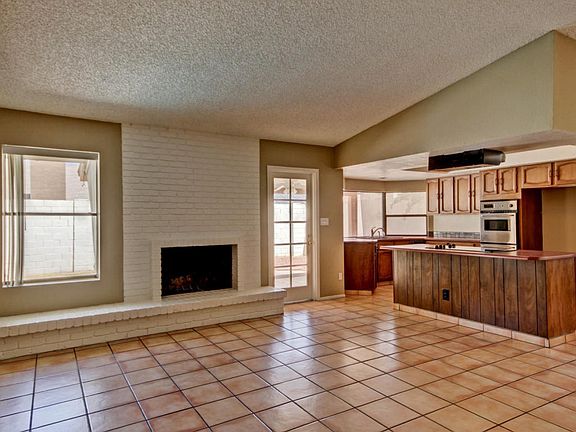 5th image of 2318 W Naranja Ave