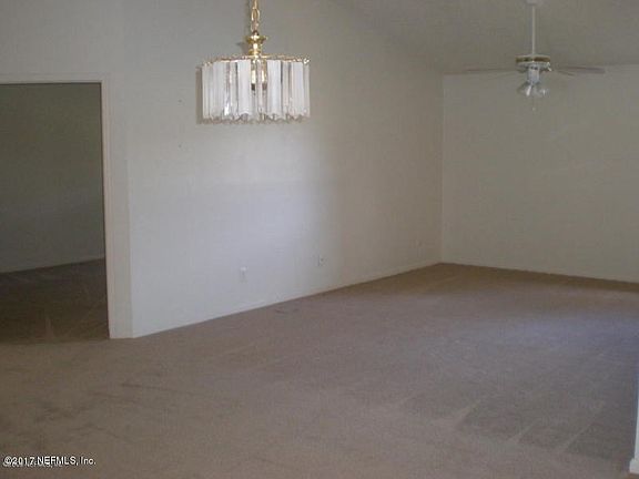 DINING AND FAMILY ROOMS