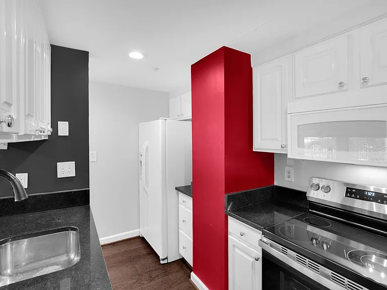 1801 Calvert St NW #G9 — Photo 10