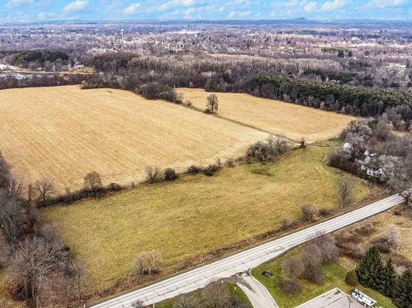 3343 S Fenton Rd, Holly, MI 48442