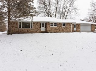 3143 Royal Oaks Dr, Elkhorn, WI 53121