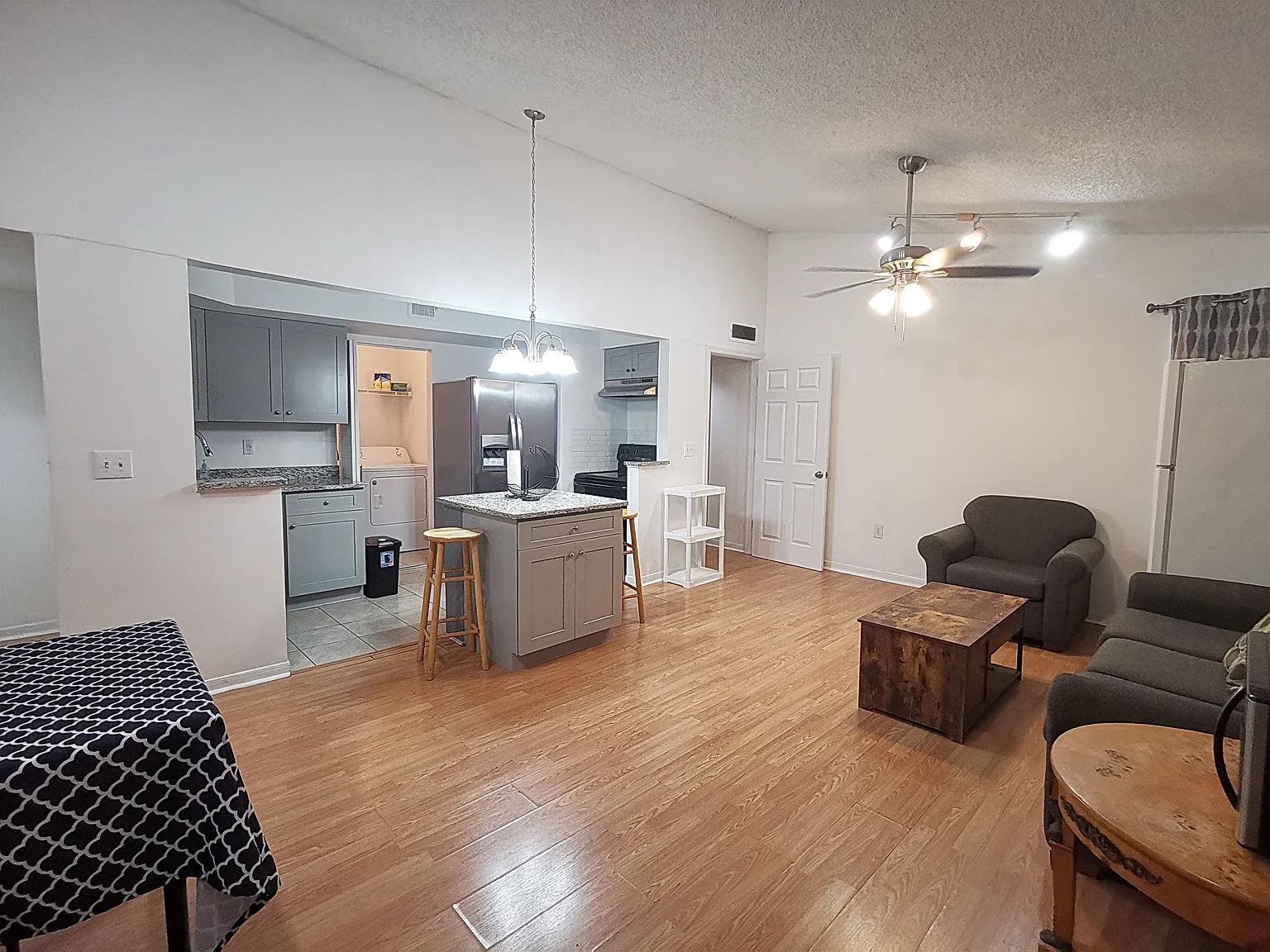 1 bed, 1177 sqft, $495 — Photo 2
