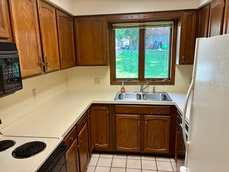 1033 Washington St #201 — Photo 6