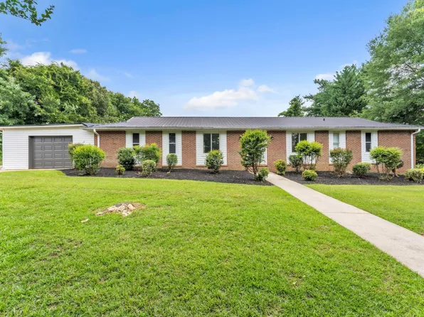 107 Carriage Ln, Simpsonville, SC 29681