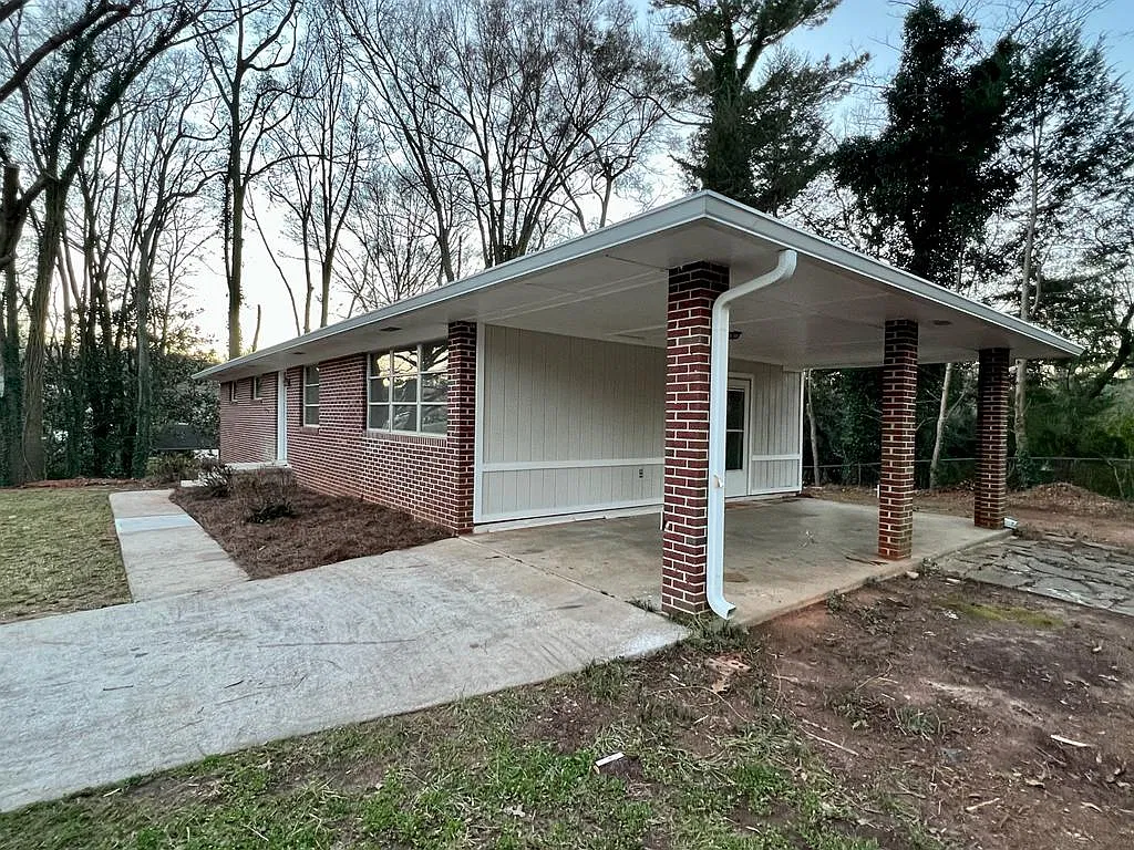 1101 Enota Circle — Photo 3