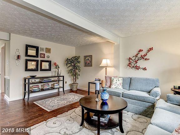 3rd image of 9900 Oakdale Woods Ct