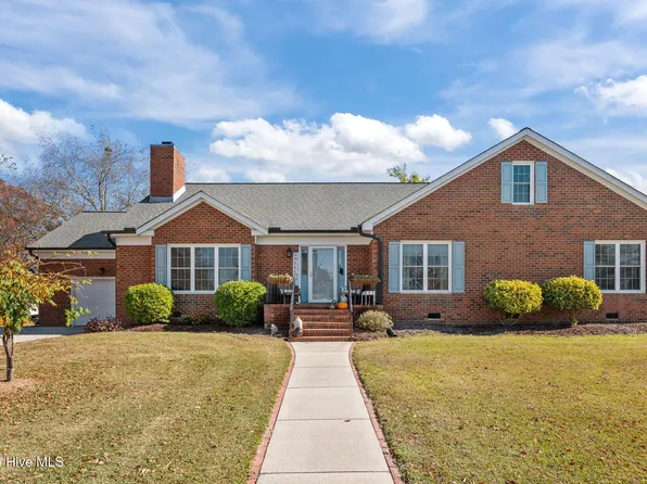 3702 Water Oak Lane, Greenville, NC 27858