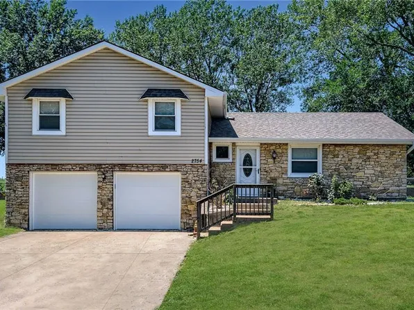 2754 N 123rd St, Kansas City, KS 66109
