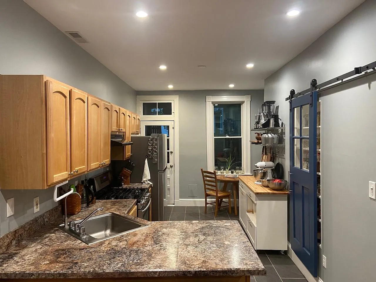 3 bed, 1450 sqft, $2,300 — Photo 2